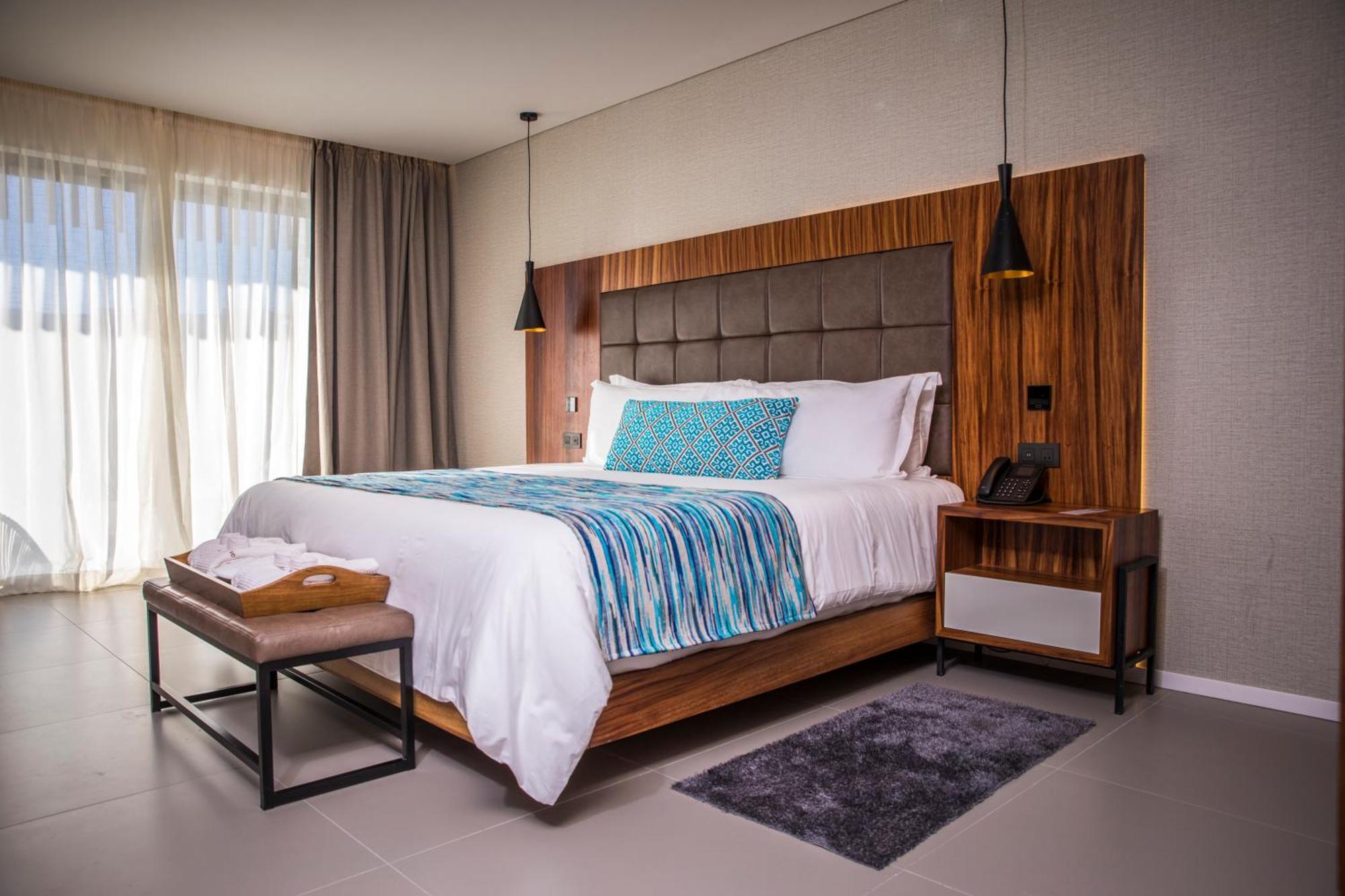 Suite 1 Chambre Club Élégance avec Jacuzzi Extérieur (Réservée aux Adultes de + de 18 ans) - Wi-Fi Gratuit
