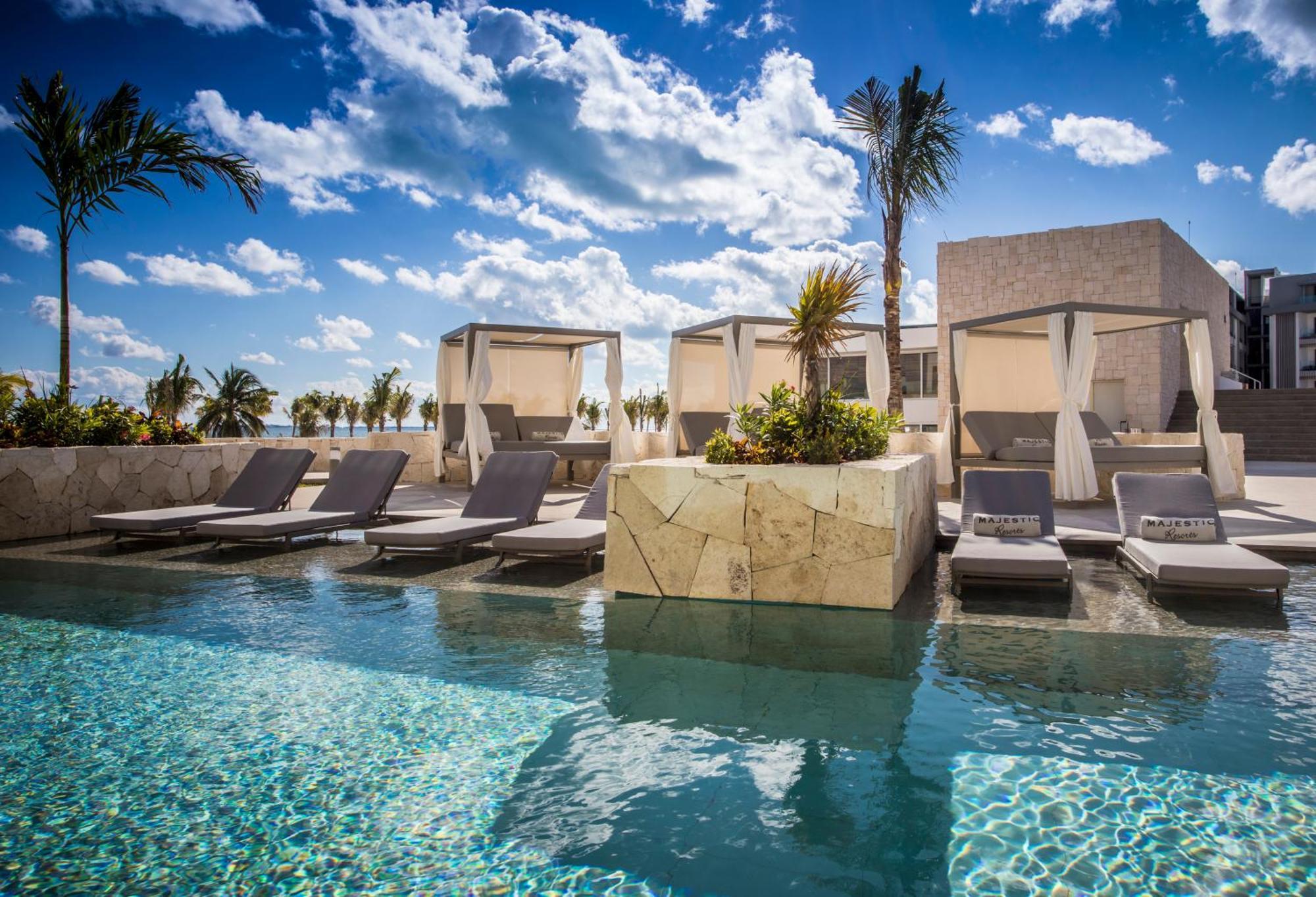 Suite Junior Club Majestic Élégance avec Accès Direct à la Piscine (Réservée aux Adultes de + de 18 ans) - Wi-Fi Gratuit