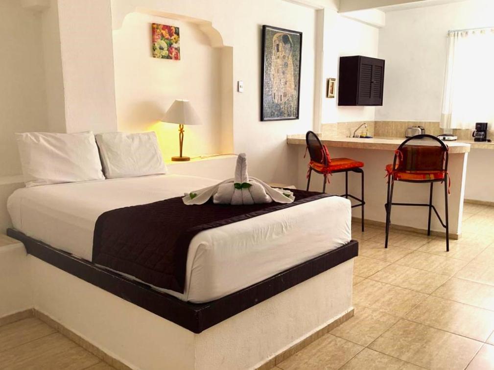 Deluxe Studio,1370292605:JPEG