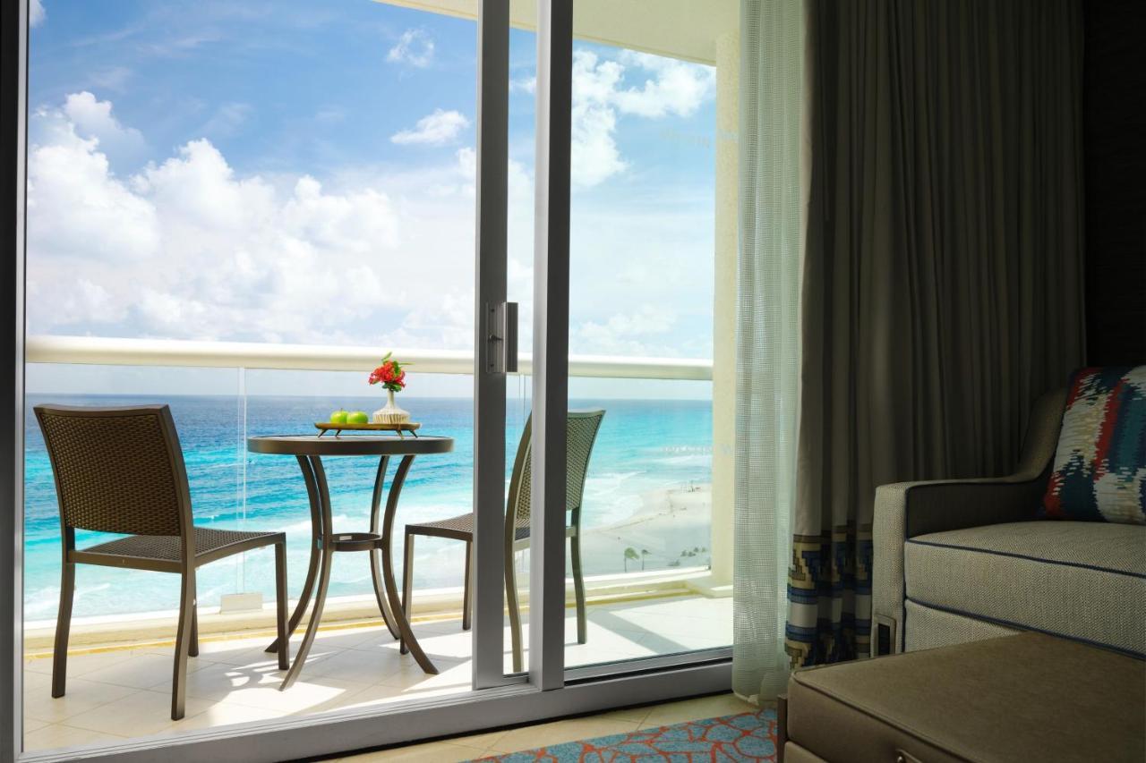 Oceanfront Queen Studio with Balcony