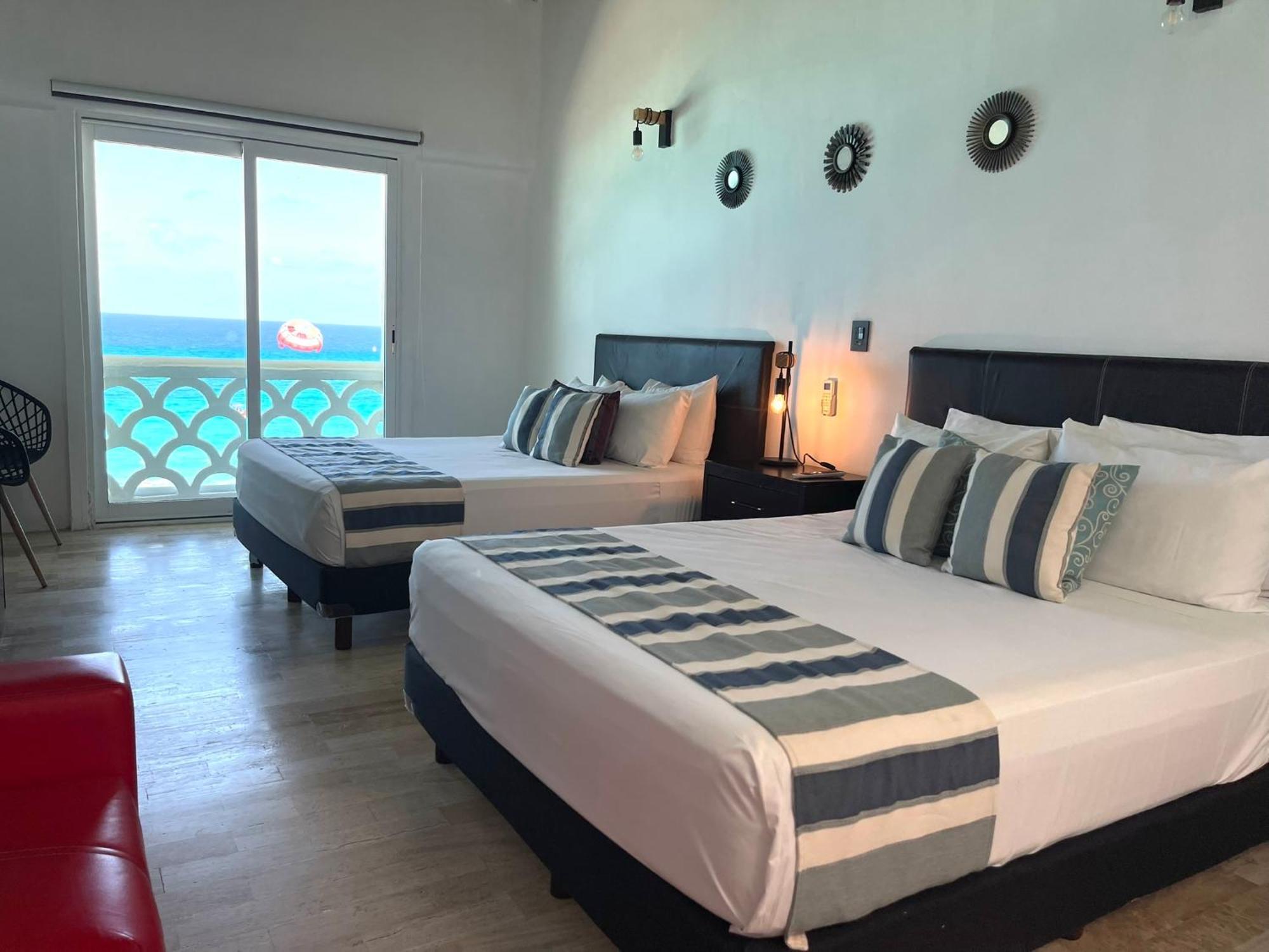 Deluxe Suite with Sea View