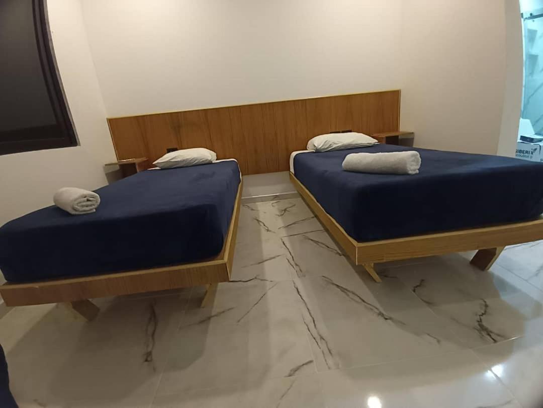 Deluxe Doppel-/Zweibettzimmer mit Poolblick