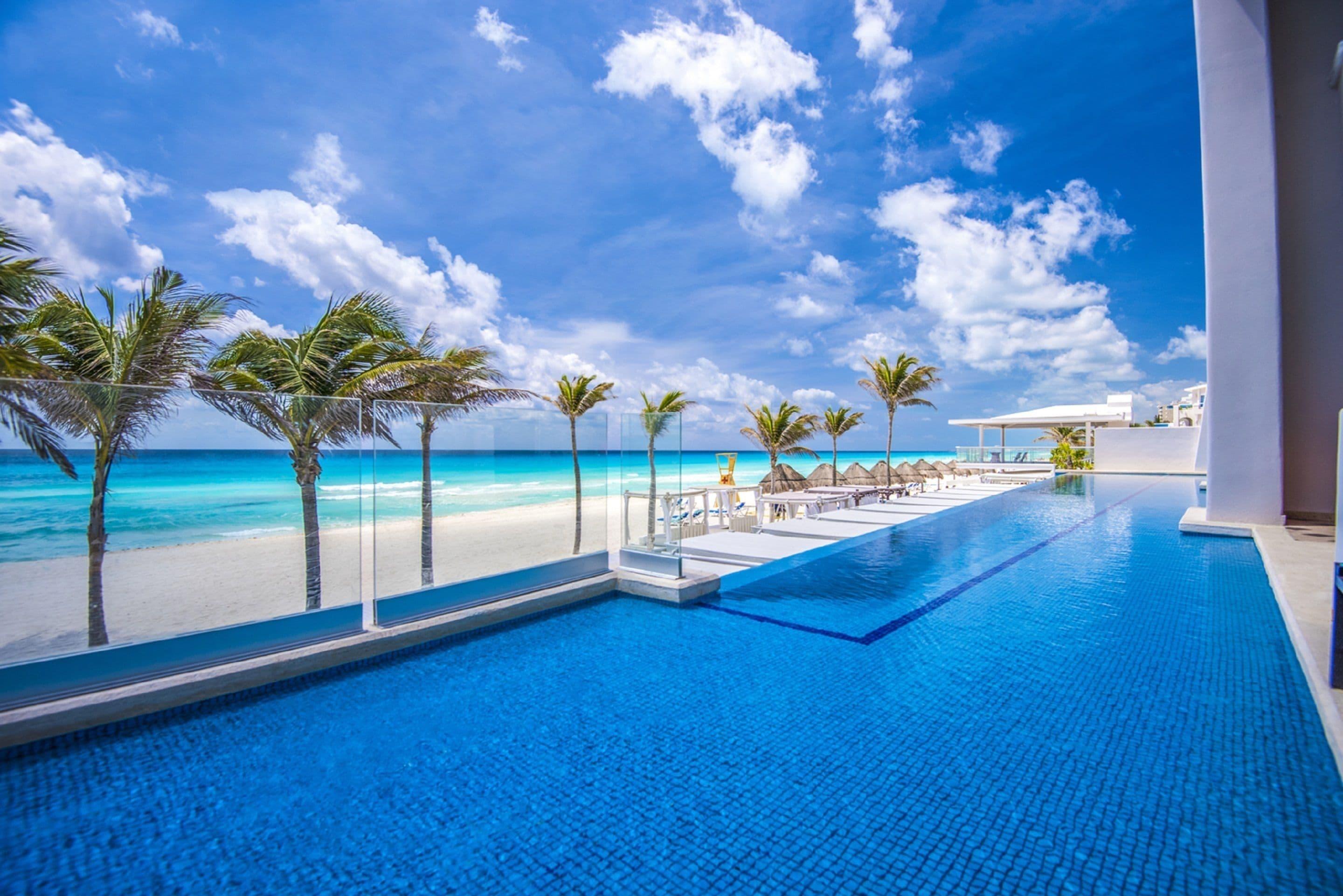 Junior Suite 1 King Bed Beachfront Infinity Swim Up,1706718476:JPEG