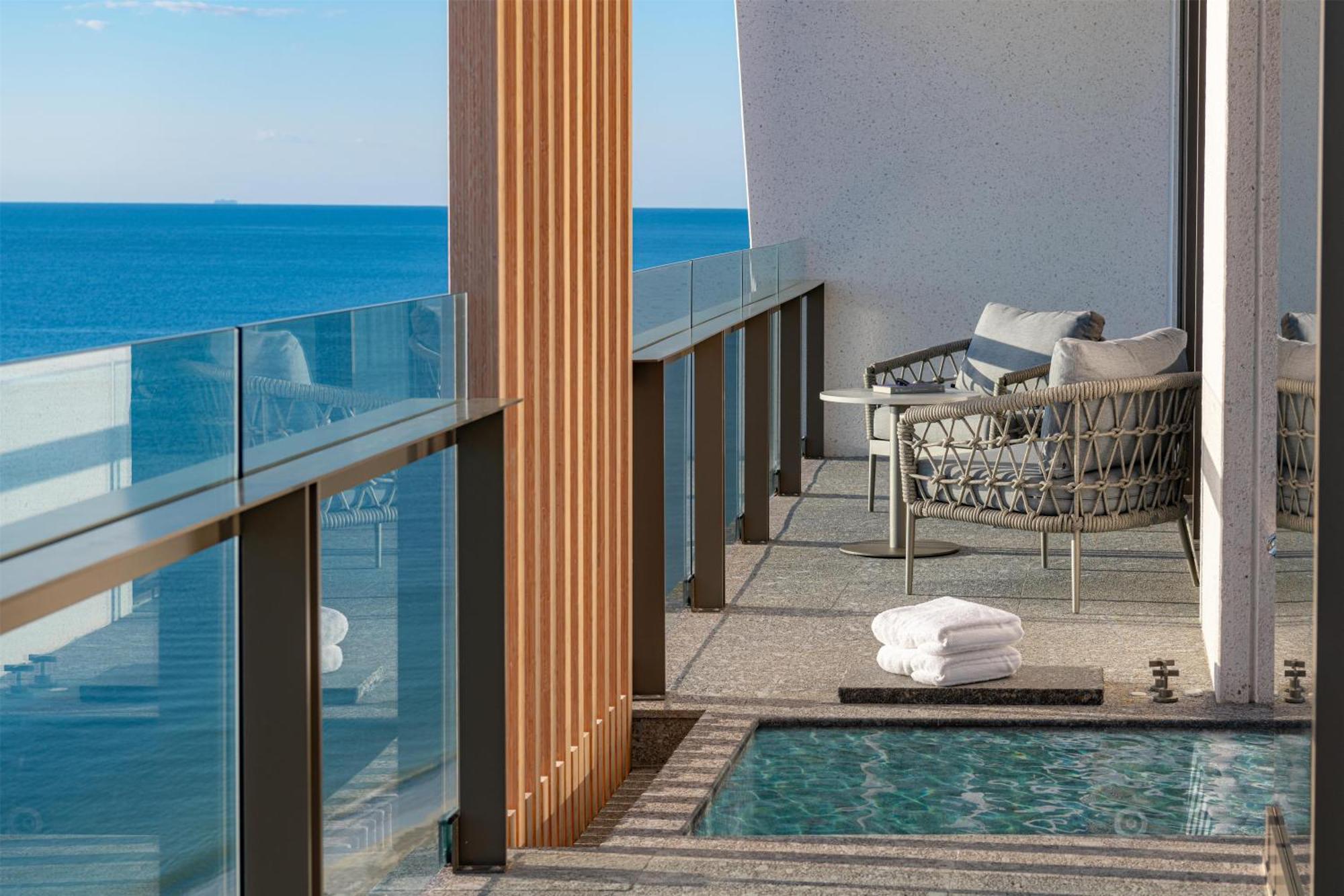 Deluxe Oceanfront Queen Room with Two Queen Beds