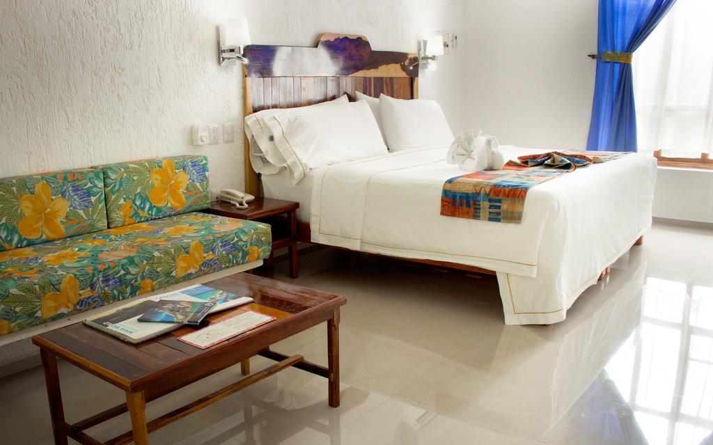 Standard Double Room,702866416:JPEG