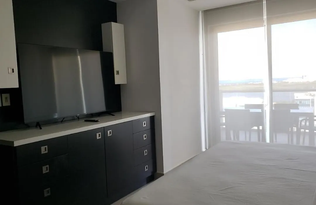 Luxury Apartment In Shopping Center And Spectacular View-1