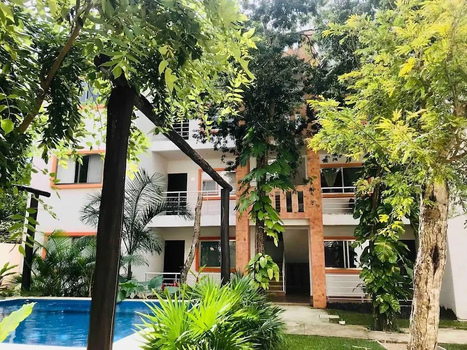 Amazing 3 Bedroom Apartment With Great Pool-1