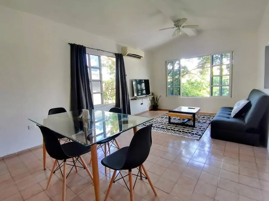 3 Bedrooms Queen Beds Appartement / Bonampak Ave.-1
