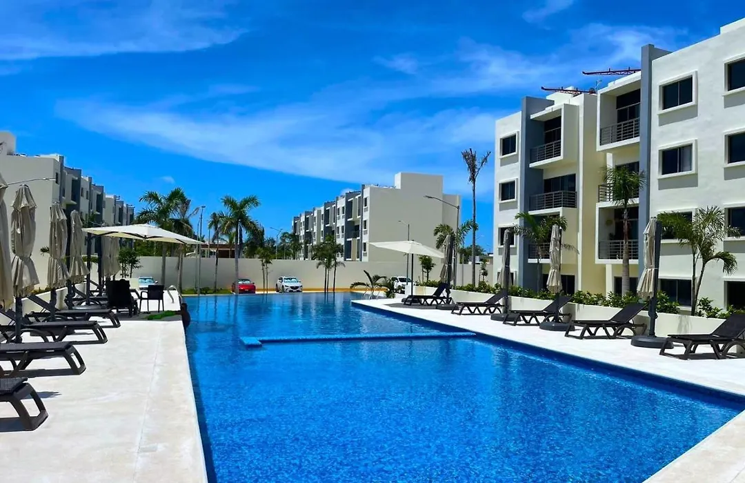 Tropical Modern Condo - Amazing Pool!-1