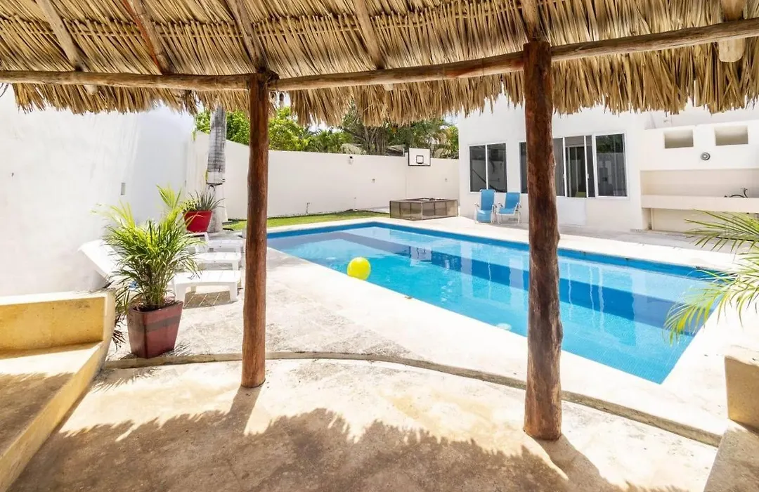 Tropicale, Non-Smoking Studios-1