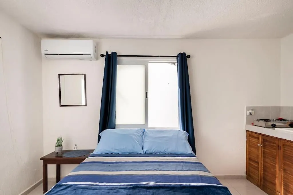 Micro Studio perfect for backpackers, couples, 3 min drive to Playa El Nino-1