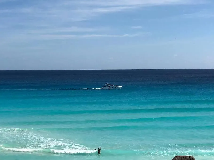 3 Room Beach Condo, Great For Family And Friends!-1