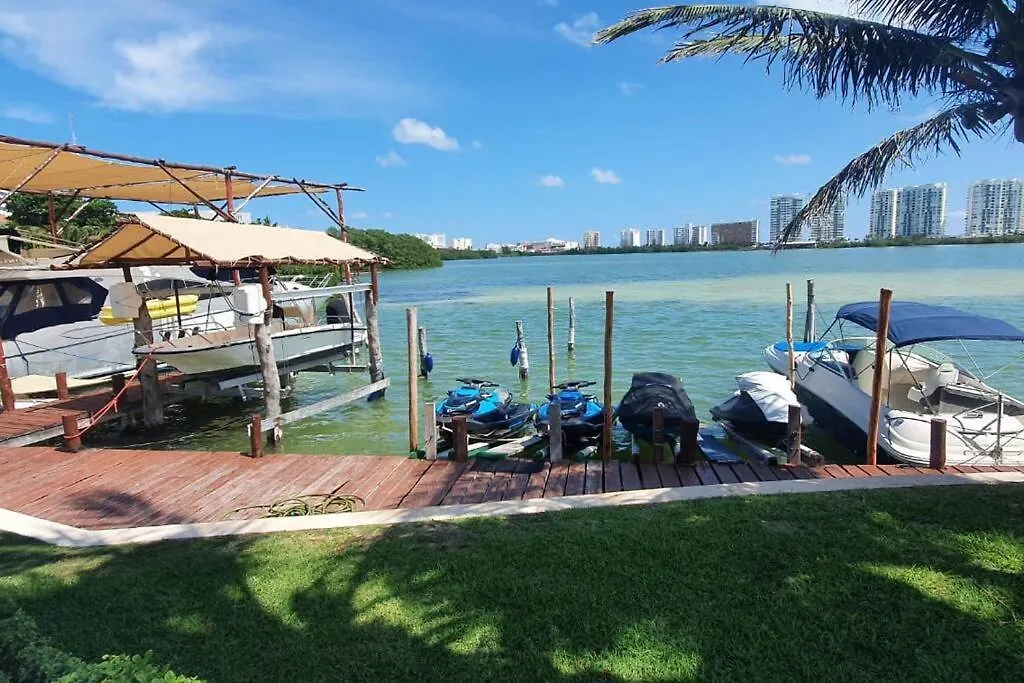 Cancun Villa Close To The Beach And Hotel Zone!-1