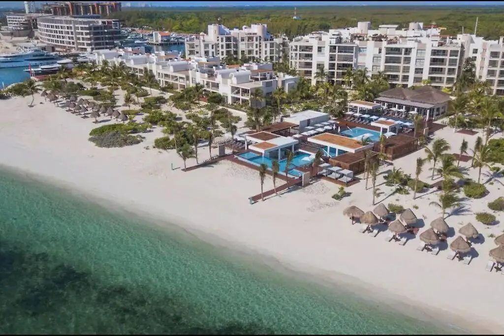 The Crown Jewel In Cancun. La Joya De La Corona-1