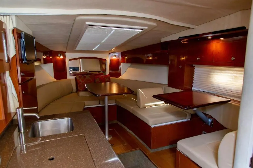 Yacht Cancun Rent & Tours-1