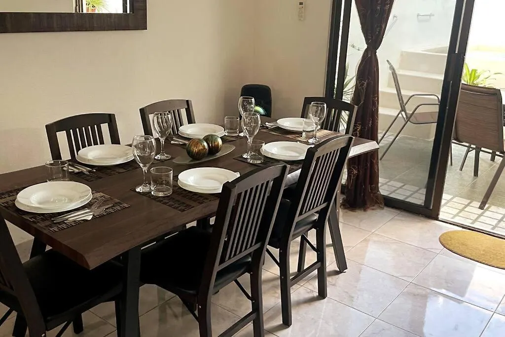 Comoda Casa Centrica Con Alberca Privada En Cancun-1