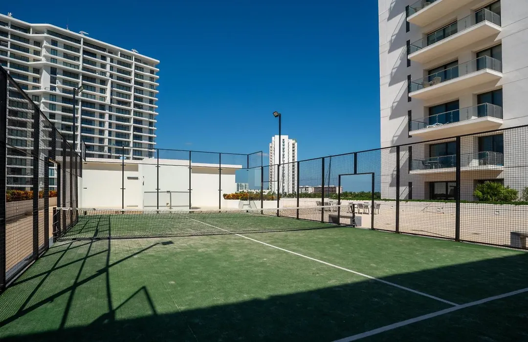 3Br Luxury Oceanfront Apt W Pool, Gym & Views-1