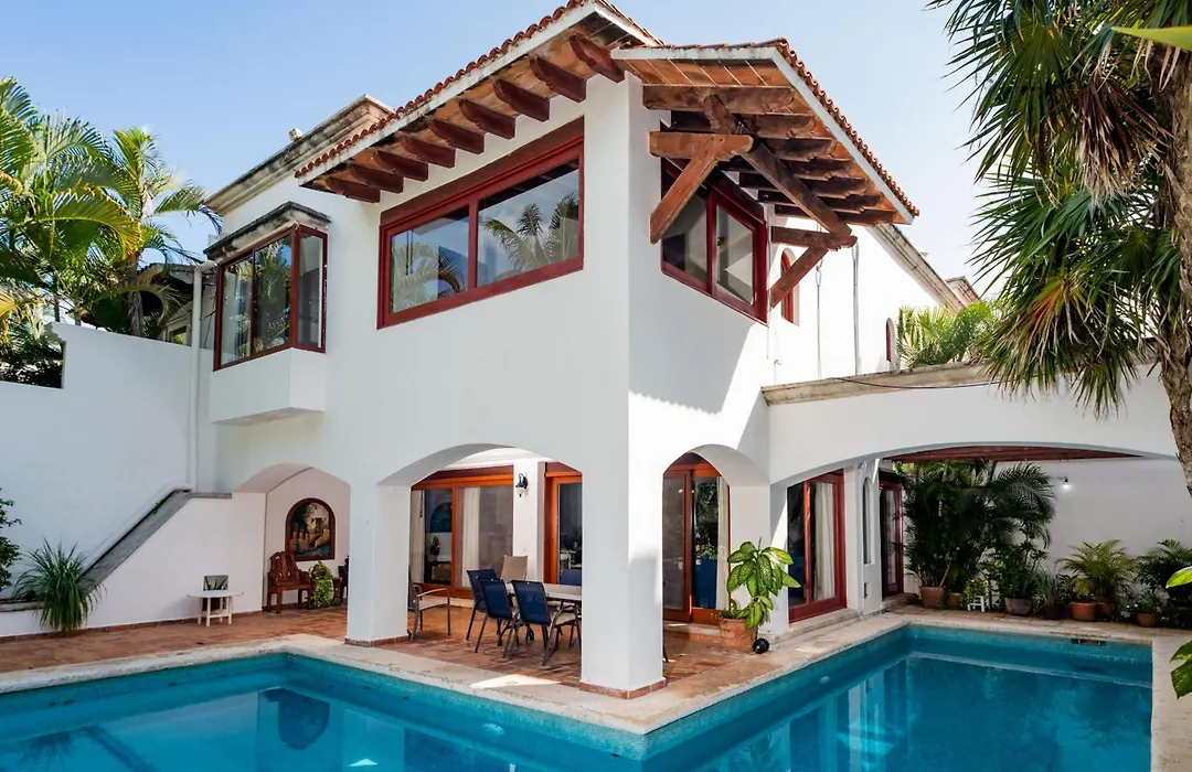Villa Tropically In Hotel Zone-1