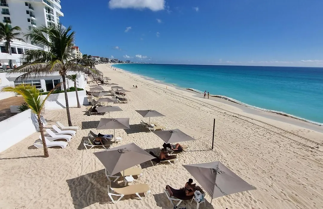 Ocean Front, Beautifull Beach, Studio 3C-1