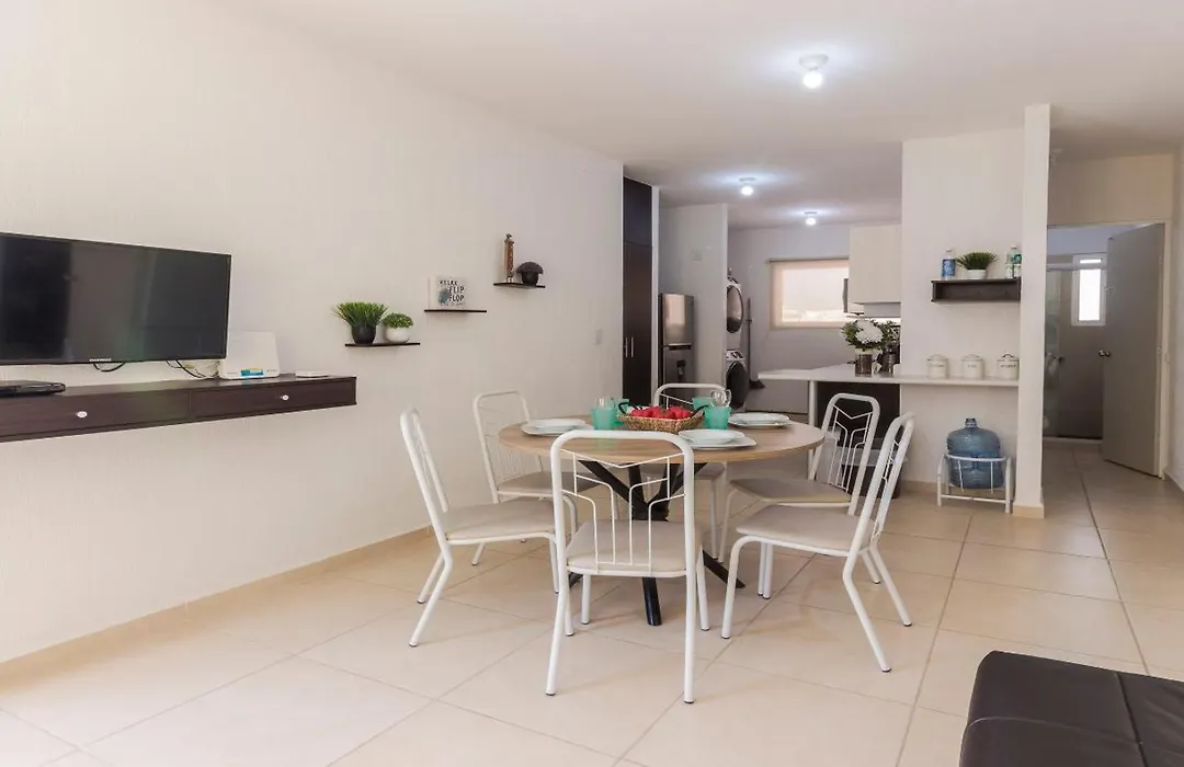 Relaxing & Quite Apt - Full Apartment-1