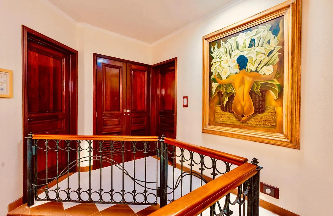 Magnifica Villa Palmeras Luxurious 4 Bedroom 6 Bds 4 Ba Private Pool Lagoon Front Super Fast Wifi-1