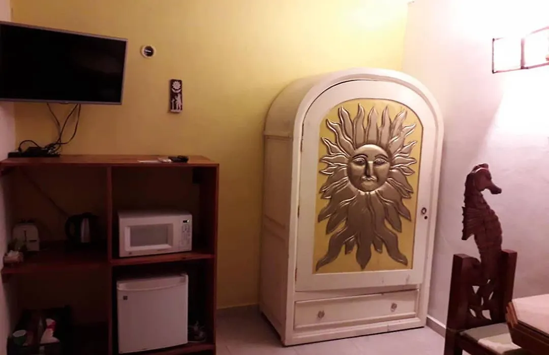 Cancun Guest House 3 Near Ado Bus Terminal And 25 Min From-To Airport By Shuttle-1