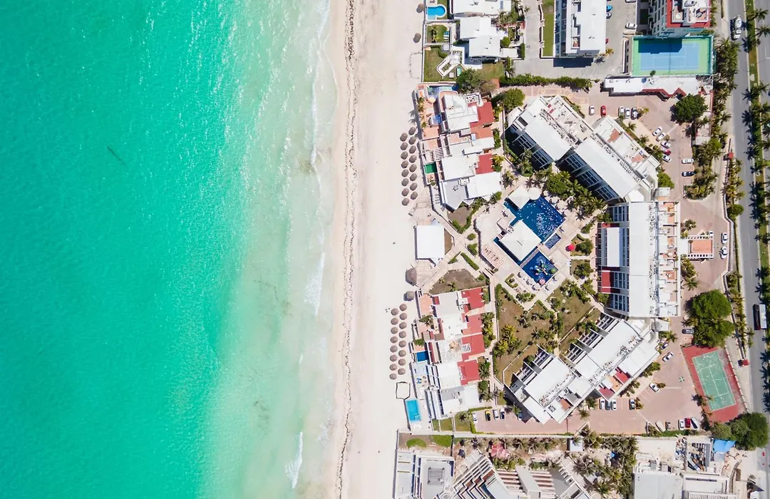 Beachview & Balcony 3905-1