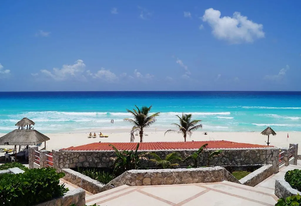 Apartment Ocean Front Cancun-1