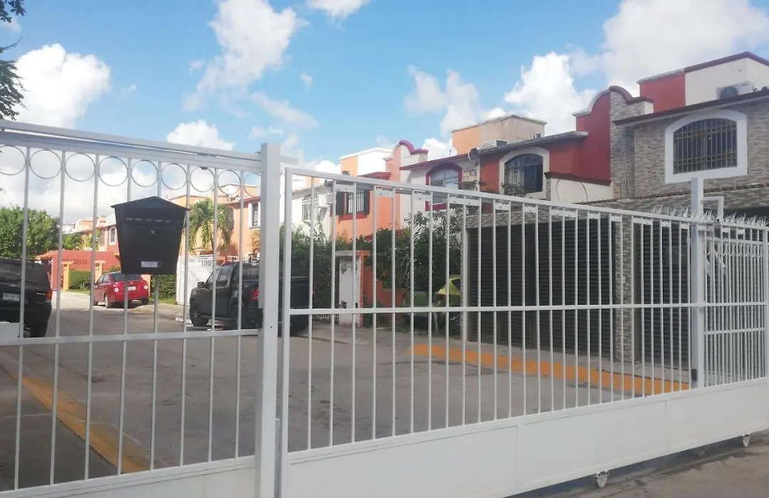 Style House In Cancun-1