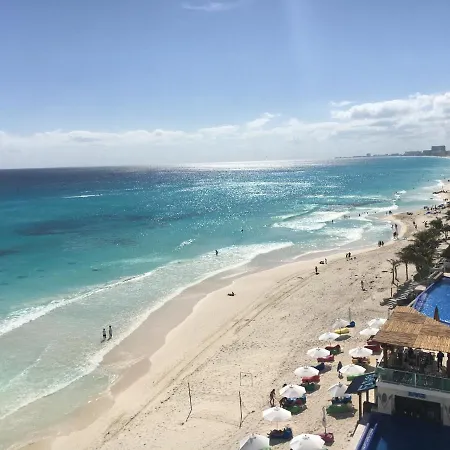 Studio Oceanfront Prime Location-2