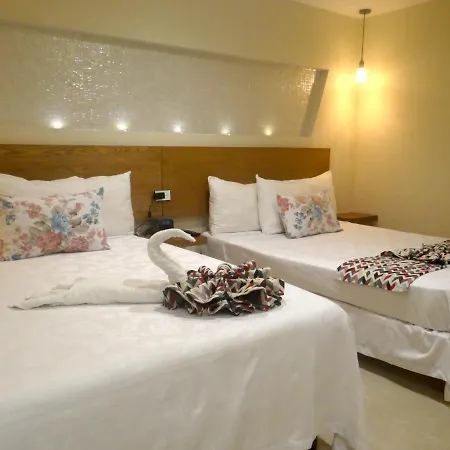 Brisas 10 Beachside Suites-2