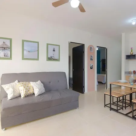 Breezy & Bright Full Apartment-2