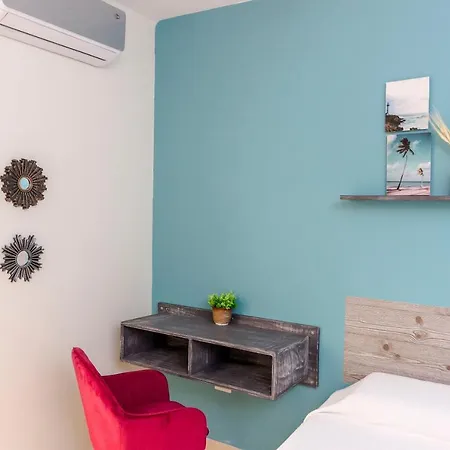 Breezy & Bright Full Apartment-3