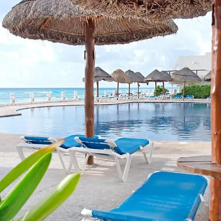 Oceanfront White Sand Beach Condo For Families-3