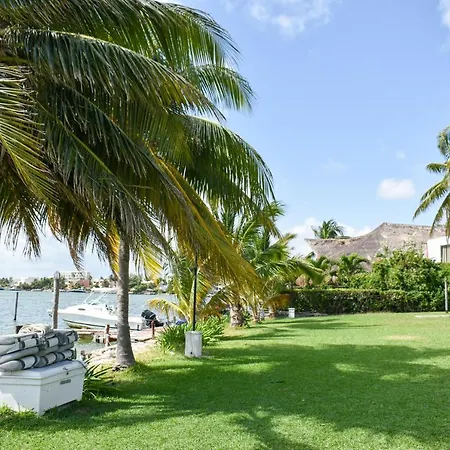 Luxury Villa Amazing View And Location Boat Access-2