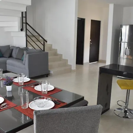 Casa Llena De Vida Con Alberca-3