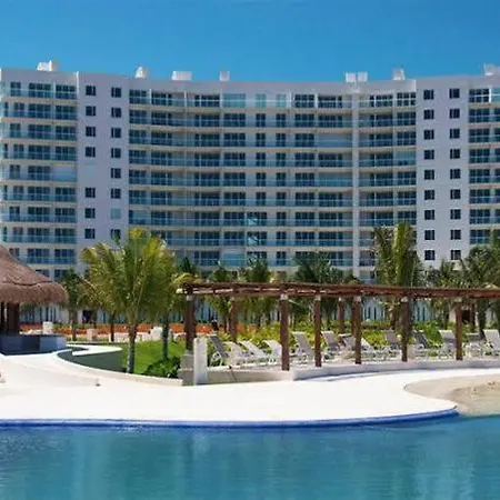 Hermoso Condo De 2 Habitaciones Frente Al Caribe-3