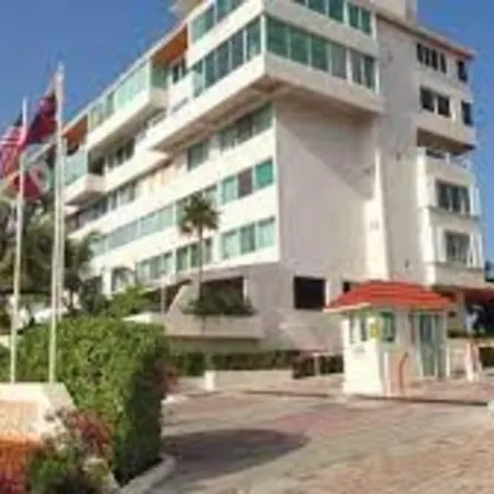 Neat Condo Beachfront At Brisas Cancun-3