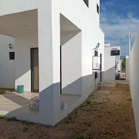 Hermosa Casa A 15 Minutos Del Aeropueto De Cancun En Exclusivo Fraccionamiento Residencial-2