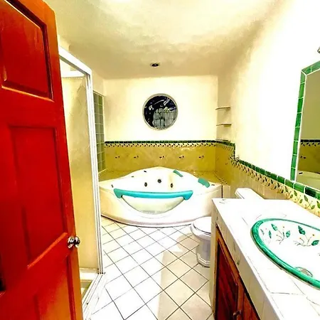 Cancun City Life Jacuzzy Style Close To Airport-2