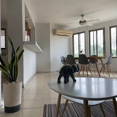 Hermoso Condominio Recien Remodelado Con Alberca Y Super Ubicacion-2