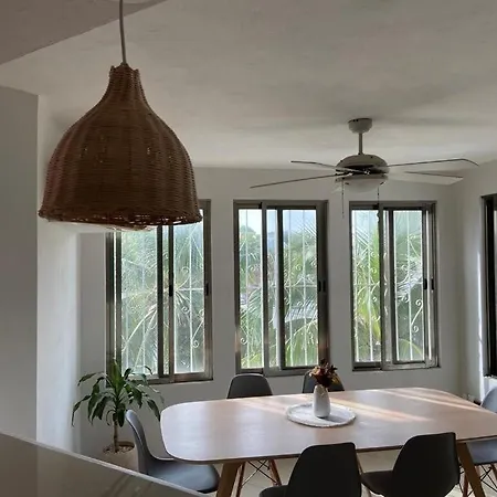 Hermoso Condominio Recien Remodelado Con Alberca Y Super Ubicacion-3