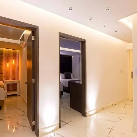 Luxury & Stylish 2Br Apt, Wifi, Tvs, Laundry, A/C.-3