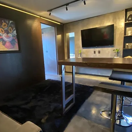 Luxury Apt In The City-2