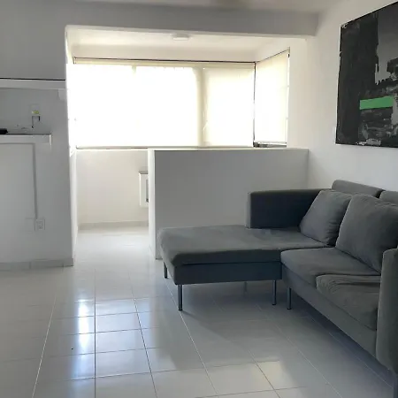 Deco 3 Downtown 3 Bed Apartment-2