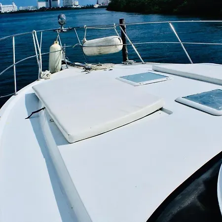 Billionaire Yach Resort - Marina I-3