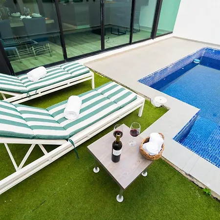 Mod Townhome, Private Backyard, Pool 24Hr Security-3