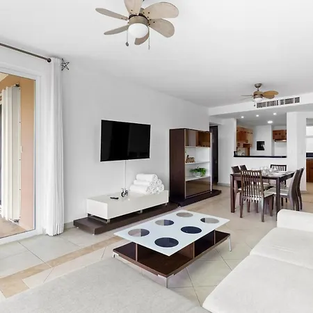 4 Bedroom Apartment, 8 Guests-3