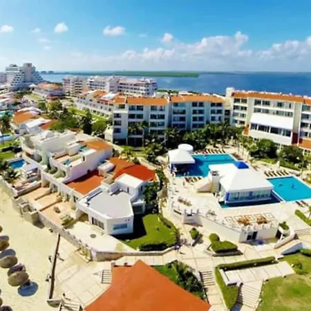 Cancun Studio Overlooking The Lagoon-2