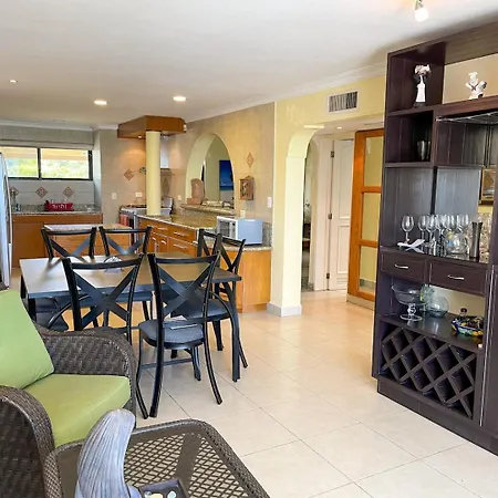 4Br Beachfront Beautiful Apartment With Pool-3